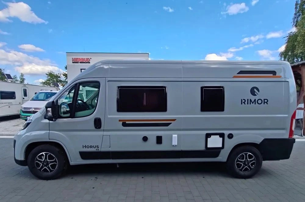 Fiat Ducato Rimor Horus 45 NEW AUTOMAT Grau Truma Diesel Lampen FULL LED 4-Sitzer - Kamp kombi: slika 3 Fiat Ducato Rimor Horus 45 NEW AUTOMAT Grau Truma Diesel Lampen FULL LED 4-Sitzer - Kamp kombi: slika 3
