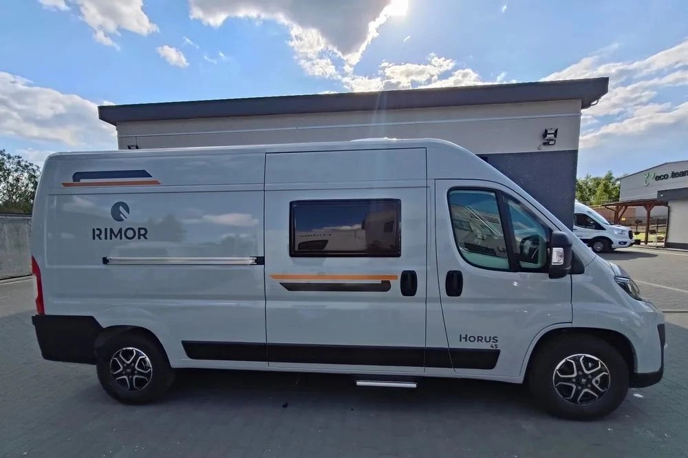 Fiat Ducato Rimor Horus 45 NEW AUTOMAT Grau Truma Diesel Lampen FULL LED 4-Sitzer - Kamp kombi: slika 4 Fiat Ducato Rimor Horus 45 NEW AUTOMAT Grau Truma Diesel Lampen FULL LED 4-Sitzer - Kamp kombi: slika 4