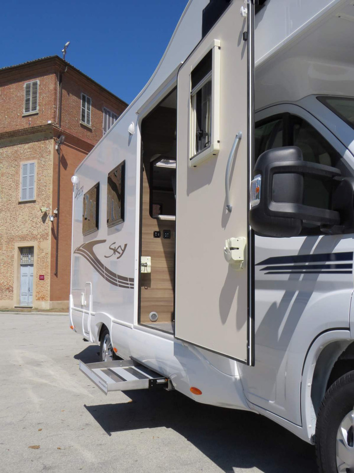 Fiat Ducato - Kamper: slika 2 Fiat Ducato - Kamper: slika 2