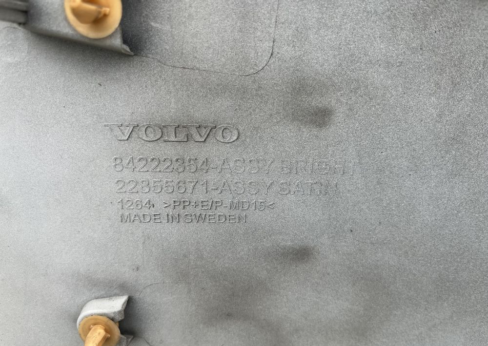 Blenda na maskę Volvo FH5 euro 6 FH 5 - Hauba za Kamion: slika 3 Blenda na maskę Volvo FH5 euro 6 FH 5 - Hauba za Kamion: slika 3