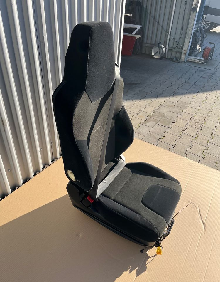 Fotel kierowcy MAN TG3 TGX nowy model siedzenie lewe - Kabina i enterijer za Kamion: slika 2 Fotel kierowcy MAN TG3 TGX nowy model siedzenie lewe - Kabina i enterijer za Kamion: slika 2