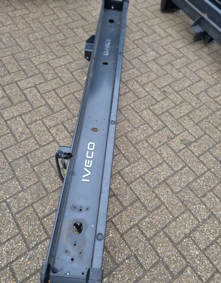 IVECO DAILY BELKA ZDERZAK TYŁ PARKTRONIC NOWY - Karoserija i eksterijer: slika 2 IVECO DAILY BELKA ZDERZAK TYŁ PARKTRONIC NOWY - Karoserija i eksterijer: slika 2