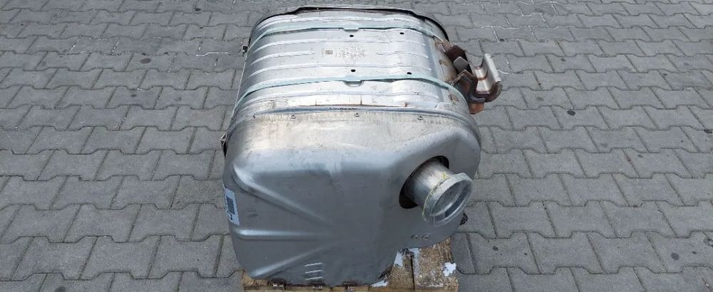 IVECO EUROCARGO EURO 6 KATALIZATOR TŁUMIK NOWY 5801833244 - Katalizator za Kamion: slika 4 IVECO EUROCARGO EURO 6 KATALIZATOR TŁUMIK NOWY 5801833244 - Katalizator za Kamion: slika 4