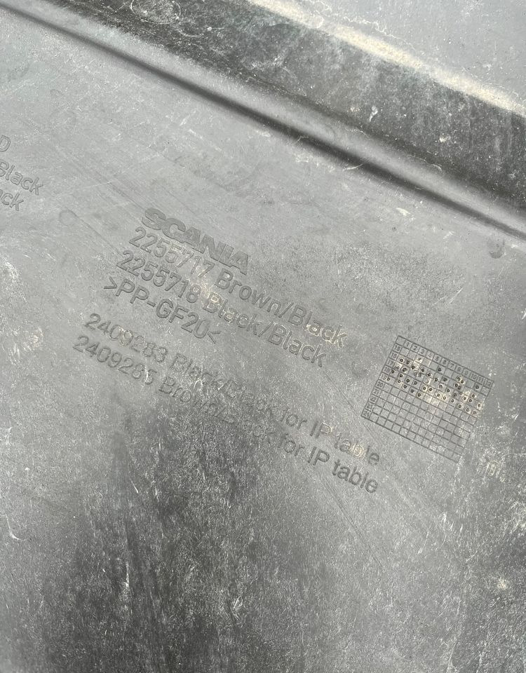 Kokpit Scania R S konsola nakładka konsoli - Kabina i enterijer za Kamion: slika 4 Kokpit Scania R S konsola nakładka konsoli - Kabina i enterijer za Kamion: slika 4