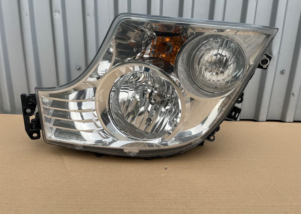Lampa Mercedes Actros MP4 euro 6 MP 4 reflektor lewy - Svetla/ Osvetljenje za Kamion: slika 1 Lampa Mercedes Actros MP4 euro 6 MP 4 reflektor lewy - Svetla/ Osvetljenje za Kamion: slika 1