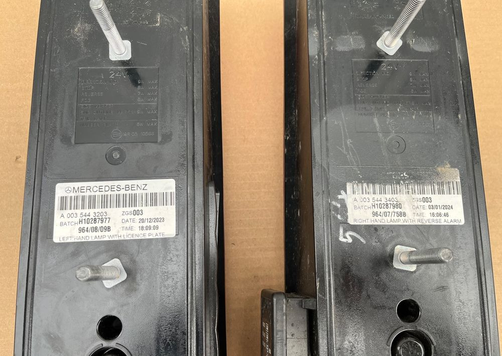 Lampa tylna LED Mercedes Actros MP5 MP 5 jak NOWA - Svetla/ Osvetljenje za Kamion: slika 3 Lampa tylna LED Mercedes Actros MP5 MP 5 jak NOWA - Svetla/ Osvetljenje za Kamion: slika 3