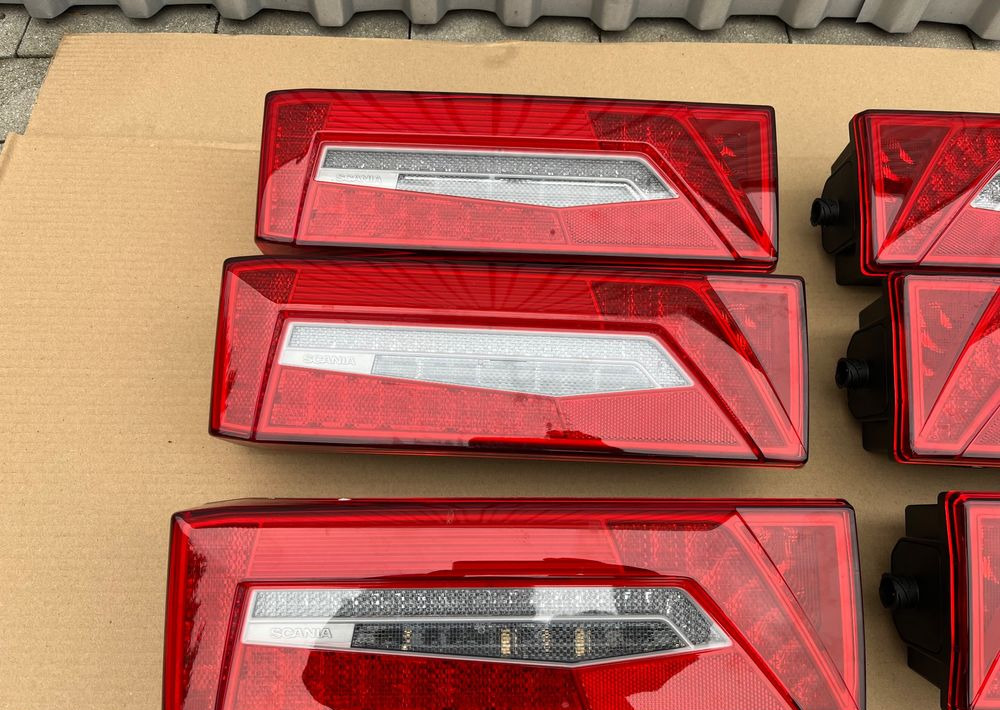 Lampa tylna LED Scania Super R S NGS NGR - Svetla/ Osvetljenje za Kamion: slika 2 Lampa tylna LED Scania Super R S NGS NGR - Svetla/ Osvetljenje za Kamion: slika 2