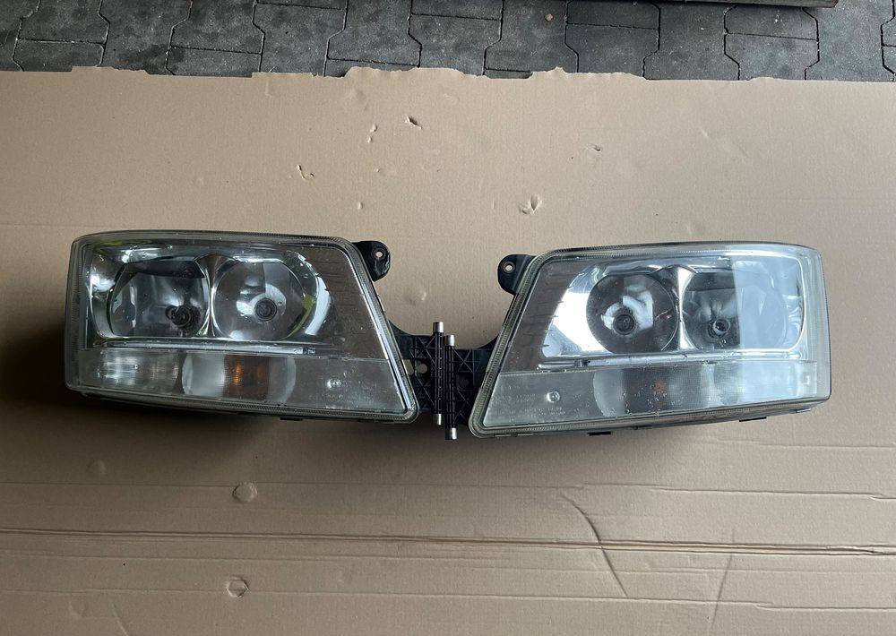 Lampy MAN TGX TGS euro 5 oryginał reflektor - Svetla/ Osvetljenje za Kamion: slika 1 Lampy MAN TGX TGS euro 5 oryginał reflektor - Svetla/ Osvetljenje za Kamion: slika 1