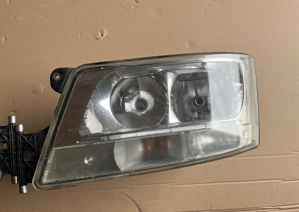 Lampy MAN TGX TGS euro 5 oryginał reflektor - Svetla/ Osvetljenje za Kamion: slika 2 Lampy MAN TGX TGS euro 5 oryginał reflektor - Svetla/ Osvetljenje za Kamion: slika 2