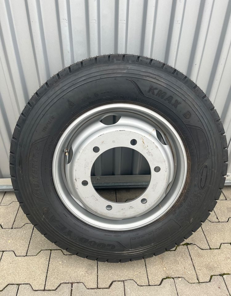 NOWE koło opona Goodyear KMAX D 215/75R 17.5 - Шины и диски za Kamion: slika 1 NOWE koło opona Goodyear KMAX D 215/75R 17.5 - Шины и диски za Kamion: slika 1