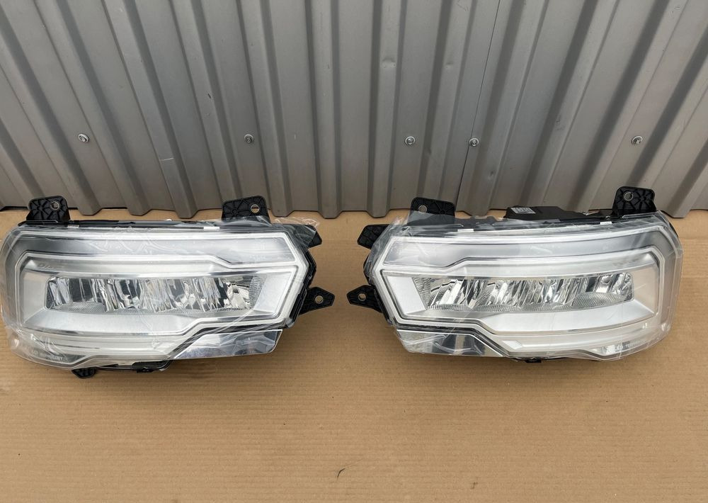 NOWE lampy LED DAF XG XG+ XF reflektor oryginał lampa NOWA - Svetla/ Osvetljenje za Kamion: slika 1 NOWE lampy LED DAF XG XG+ XF reflektor oryginał lampa NOWA - Svetla/ Osvetljenje za Kamion: slika 1