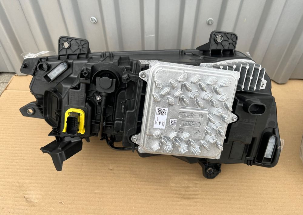 NOWE lampy LED DAF XG XG+ XF reflektor oryginał lampa NOWA - Svetla/ Osvetljenje za Kamion: slika 5 NOWE lampy LED DAF XG XG+ XF reflektor oryginał lampa NOWA - Svetla/ Osvetljenje za Kamion: slika 5