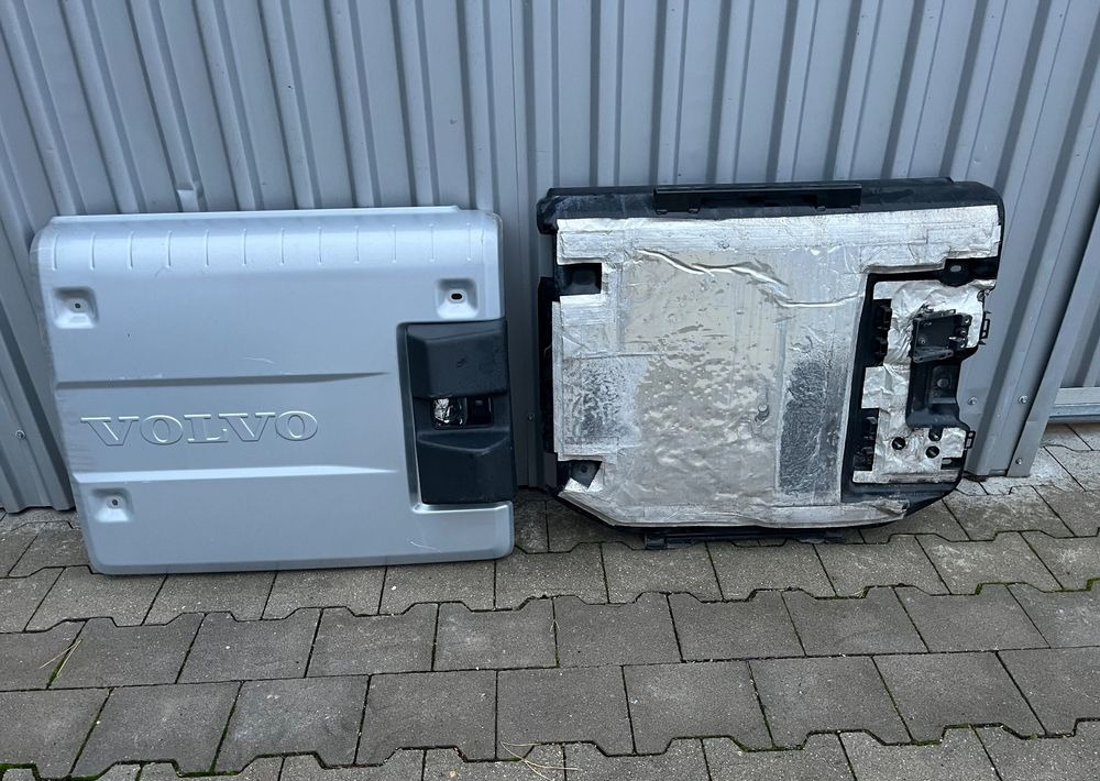 Osłona katalizatora Volvo FH 5 FH5 Aero euro 6 pokrywa dekiel - Karoserija i eksterijer za Kamion: slika 1 Osłona katalizatora Volvo FH 5 FH5 Aero euro 6 pokrywa dekiel - Karoserija i eksterijer za Kamion: slika 1