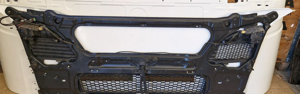 SCANIA P NGT MASKA ATRAPA - Karoserija i eksterijer: slika 2 SCANIA P NGT MASKA ATRAPA - Karoserija i eksterijer: slika 2