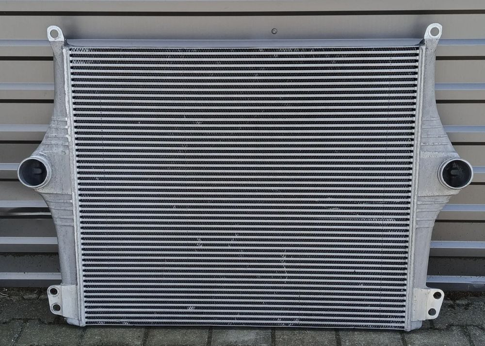 Scania S CHŁODNICA POWIETRZA INTERCOOLER 2433151 - Sistem za hlađenje: slika 2 Scania S CHŁODNICA POWIETRZA INTERCOOLER 2433151 - Sistem za hlađenje: slika 2