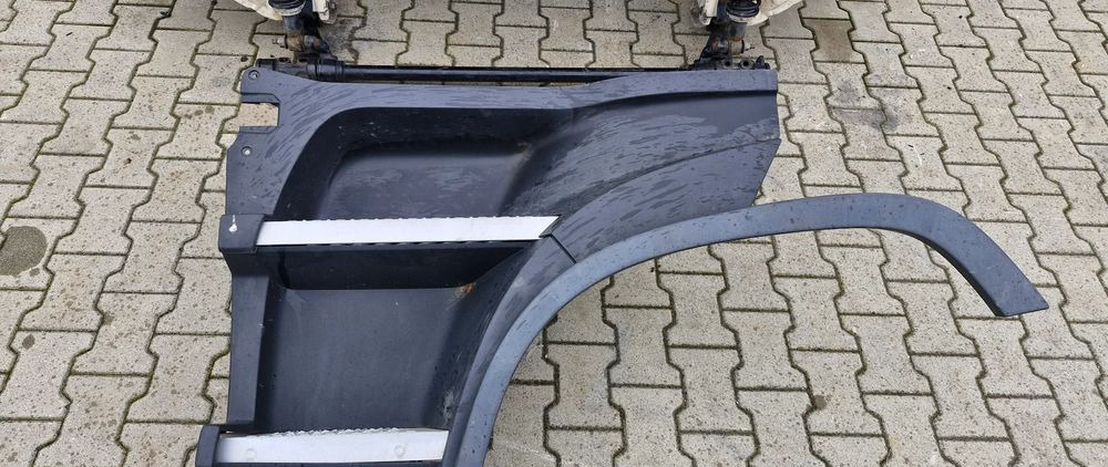 VOLVO FH4 STOPNICA KOMPLETNA PRAWA LEWA - Karoserija i eksterijer: slika 1 VOLVO FH4 STOPNICA KOMPLETNA PRAWA LEWA - Karoserija i eksterijer: slika 1