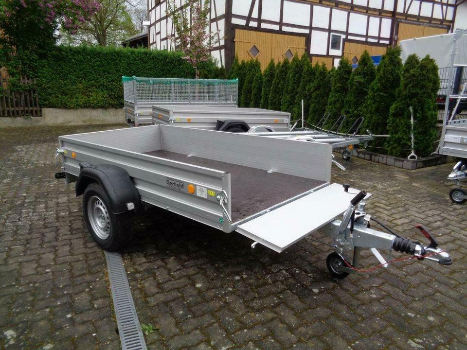 Böckmann PKW-Anhänger, 1,35 to. Einachs, Stirnwandklappe100 km/h - Prikolica za automobil: slika 1 Böckmann PKW-Anhänger, 1,35 to. Einachs, Stirnwandklappe100 km/h - Prikolica za automobil: slika 1