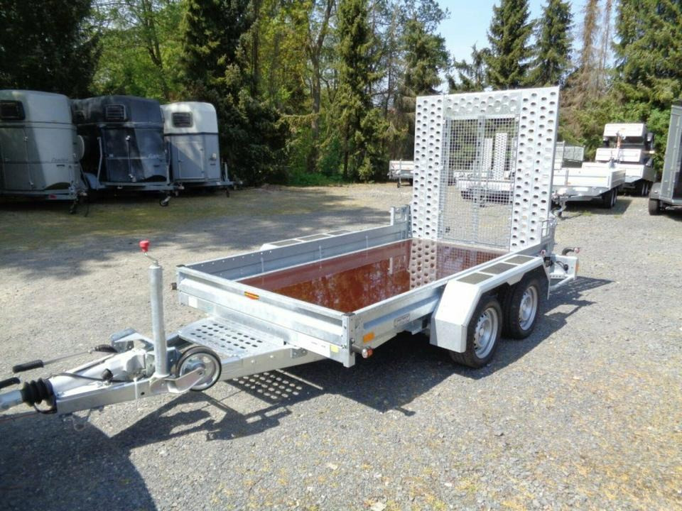 Böckmann PKW-Anhänger Baumaschinentransporter, 3,5 to. 100 km/h - Prikolica za prevoz radnih mašina: slika 1 Böckmann PKW-Anhänger Baumaschinentransporter, 3,5 to. 100 km/h - Prikolica za prevoz radnih mašina: slika 1