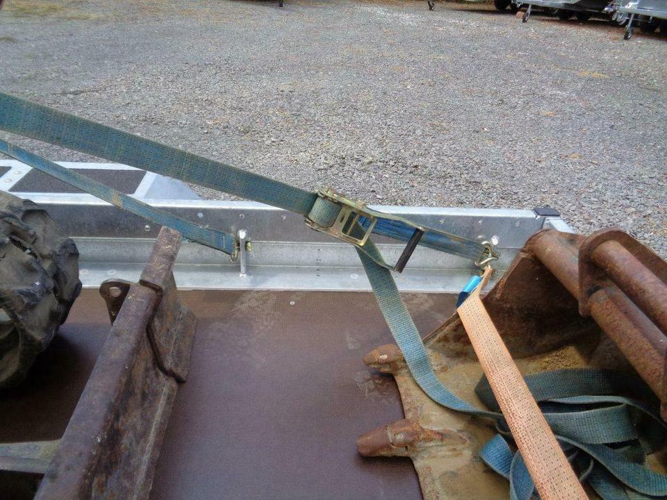 Böckmann, PKW-Anhänger, Baumaschinentransporter, 3,5 to. 100 km/h - Prikolica za prevoz radnih mašina: slika 4 Böckmann, PKW-Anhänger, Baumaschinentransporter, 3,5 to. 100 km/h - Prikolica za prevoz radnih mašina: slika 4