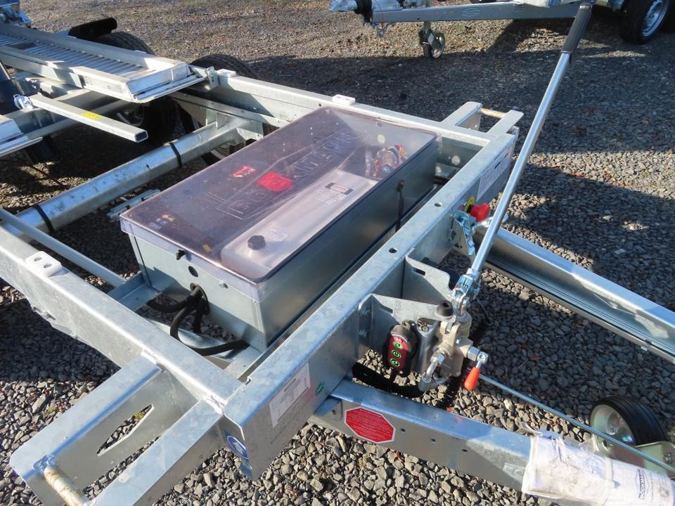 Böckmann PKW-Anhänger Elektro-Dreiseitenkipper 3,5 to Stahlbord. - Prikolica istovarivača: slika 5 Böckmann PKW-Anhänger Elektro-Dreiseitenkipper 3,5 to Stahlbord. - Prikolica istovarivača: slika 5