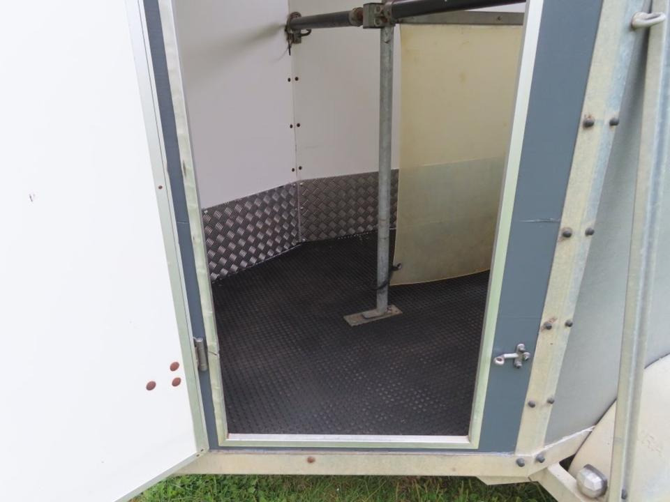 Vieh - Pferdeanhänger, PKW Anhänger, Henra, TÜV NEU - Prikolica za konje: slika 3 Vieh - Pferdeanhänger, PKW Anhänger, Henra, TÜV NEU - Prikolica za konje: slika 3