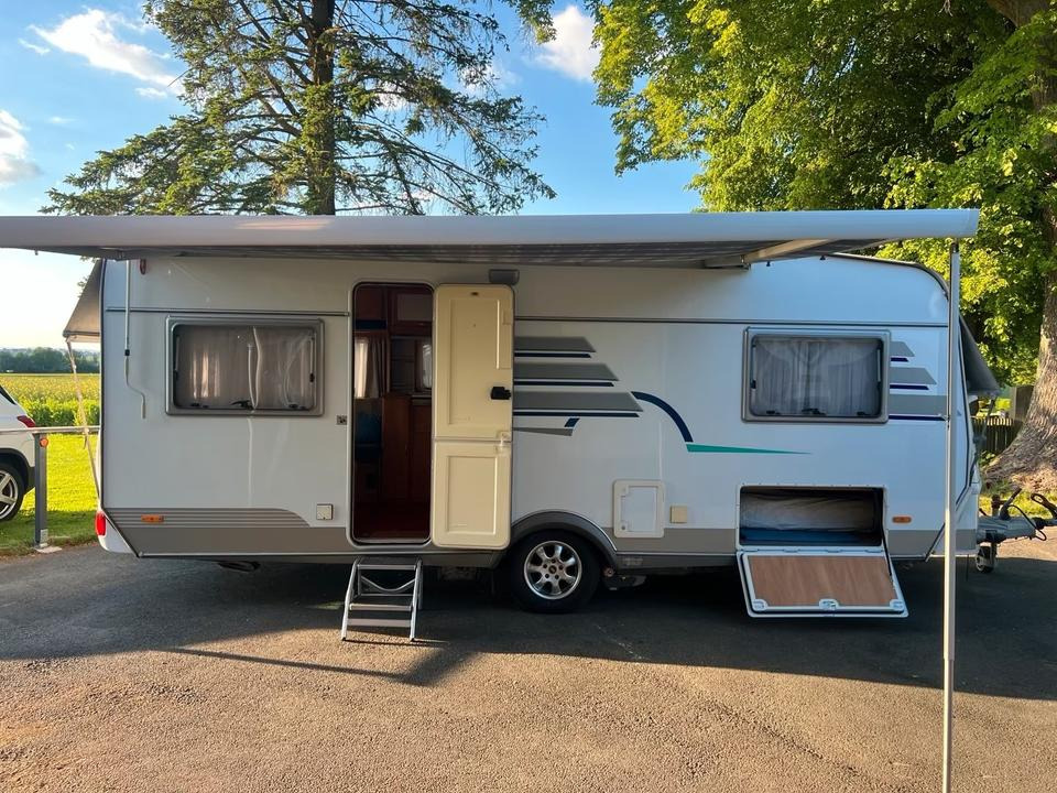 Wohnwagen Hymer Top Ausstattung Mover Vohrzelt 4x Schlafplätze WC - Kamp prikolica: slika 1 Wohnwagen Hymer Top Ausstattung Mover Vohrzelt 4x Schlafplätze WC - Kamp prikolica: slika 1