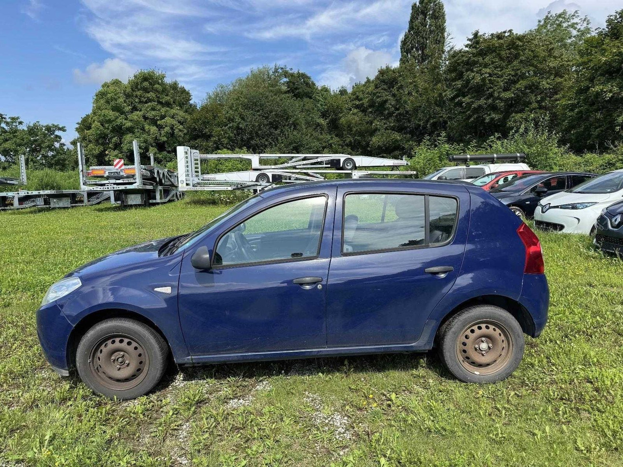 Dacia Sandero 1.4 +ZAHNRIEMEN GERISSEN+ - Automobil: slika 2 Dacia Sandero 1.4 +ZAHNRIEMEN GERISSEN+ - Automobil: slika 2