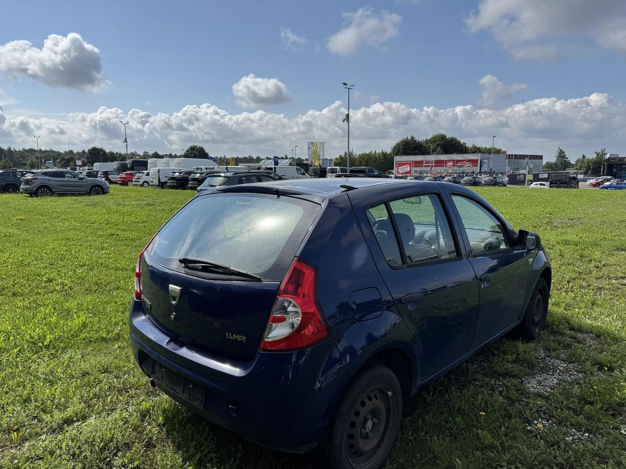 Dacia Sandero 1.4 +ZAHNRIEMEN GERISSEN+ - Automobil: slika 5 Dacia Sandero 1.4 +ZAHNRIEMEN GERISSEN+ - Automobil: slika 5