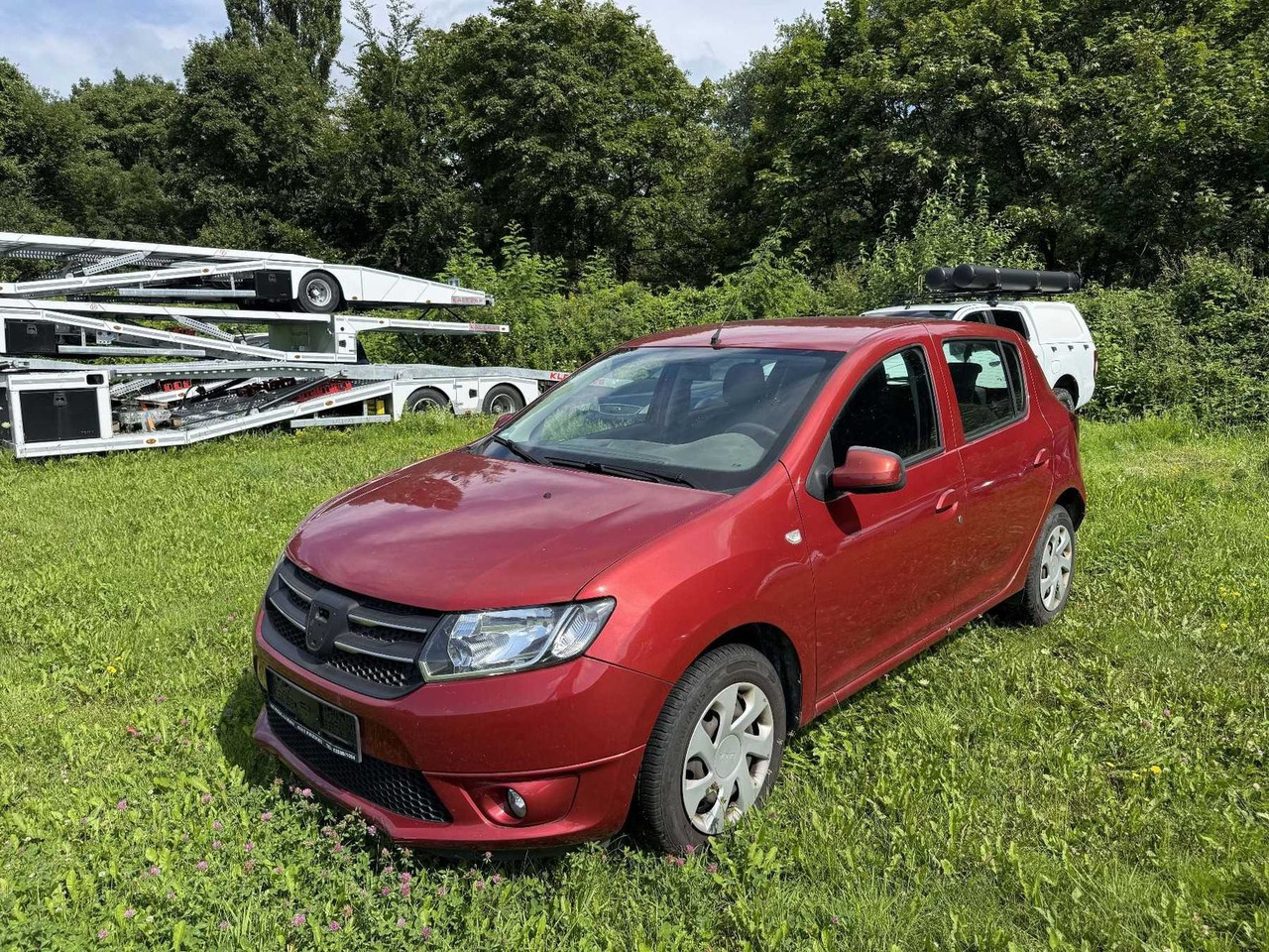 Dacia Sandero TCe90 Laureate +STEUERKETTE RASSELT+ - Limuzina: slika 1 Dacia Sandero TCe90 Laureate +STEUERKETTE RASSELT+ - Limuzina: slika 1