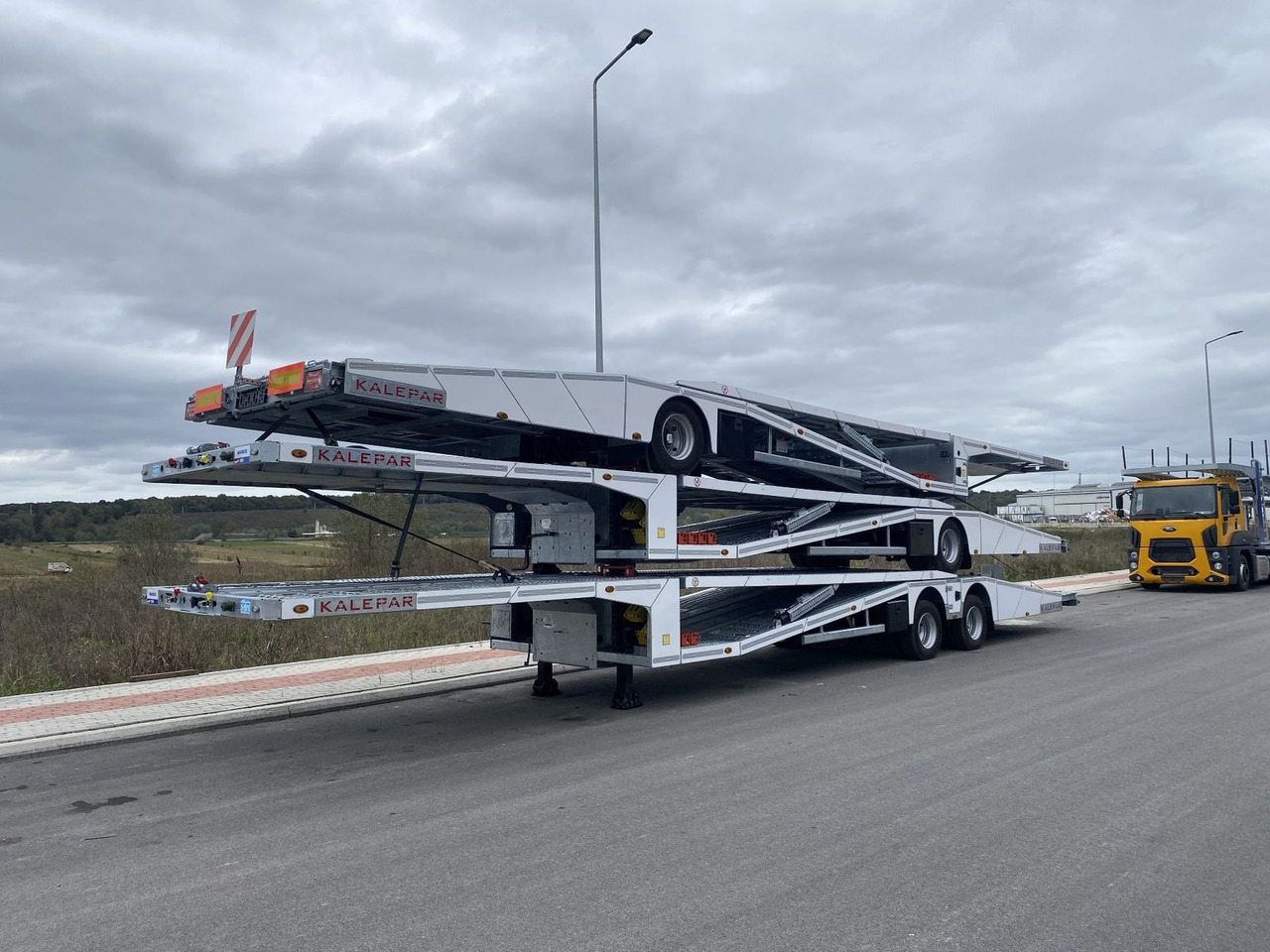 KALEPAR KLP119V4 4er-Autotransporter 1xAchse VDI - Poluprikolica za prevoz automobila: slika 4 KALEPAR KLP119V4 4er-Autotransporter 1xAchse VDI - Poluprikolica za prevoz automobila: slika 4