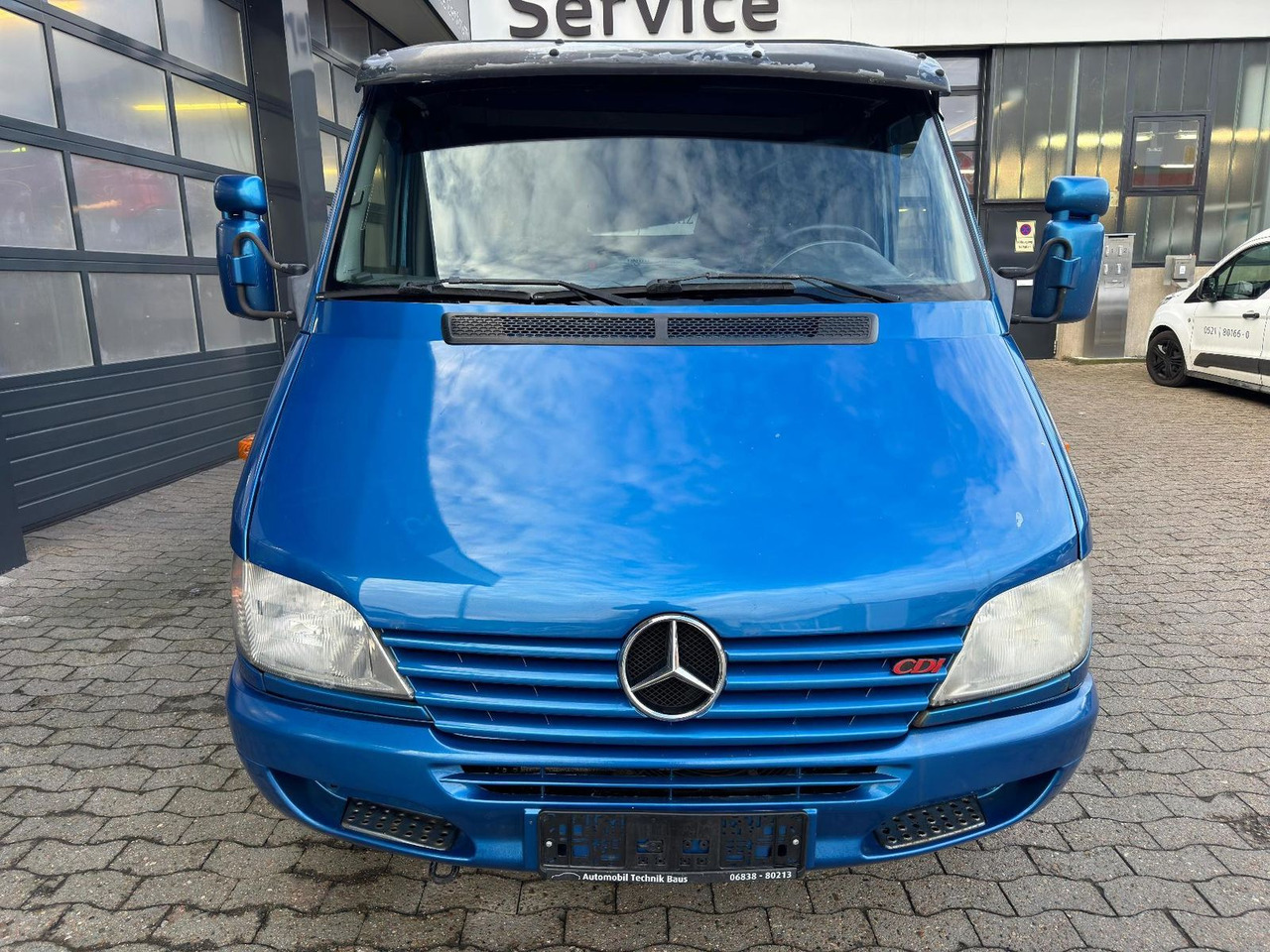 Mercedes-Benz Sprinter 2.7 CDI ABSCHLEPPWAGEN SCHLAFKABINE - Kamion za prevoz automobila: slika 2 Mercedes-Benz Sprinter 2.7 CDI ABSCHLEPPWAGEN SCHLAFKABINE - Kamion za prevoz automobila: slika 2
