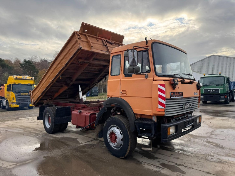 Iveco Turbostar 190 - 30 (BIG AXLE & STEEL SUSPENSION / GRAND PONT & LAMES / 6 CYLINDER WITH RADIATOR) - Istovarivač: slika 3 Iveco Turbostar 190 - 30 (BIG AXLE & STEEL SUSPENSION / GRAND PONT & LAMES / 6 CYLINDER WITH RADIATOR) - Istovarivač: slika 3
