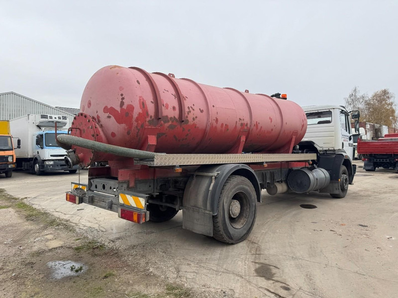 Mercedes-Benz SK 1824 (10.000 L / GRAND PONT / LAMES / V6 MOTEUR / PARFAIT ETAT) - Vakuumska cisterna: slika 5 Mercedes-Benz SK 1824 (10.000 L / GRAND PONT / LAMES / V6 MOTEUR / PARFAIT ETAT) - Vakuumska cisterna: slika 5