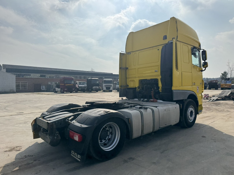 DAF 106 XF 460 Super Space Cab (MANUAL GEARBOX / BOITE MANUELLE / EURO 6) - Tegljač: slika 5 DAF 106 XF 460 Super Space Cab (MANUAL GEARBOX / BOITE MANUELLE / EURO 6) - Tegljač: slika 5