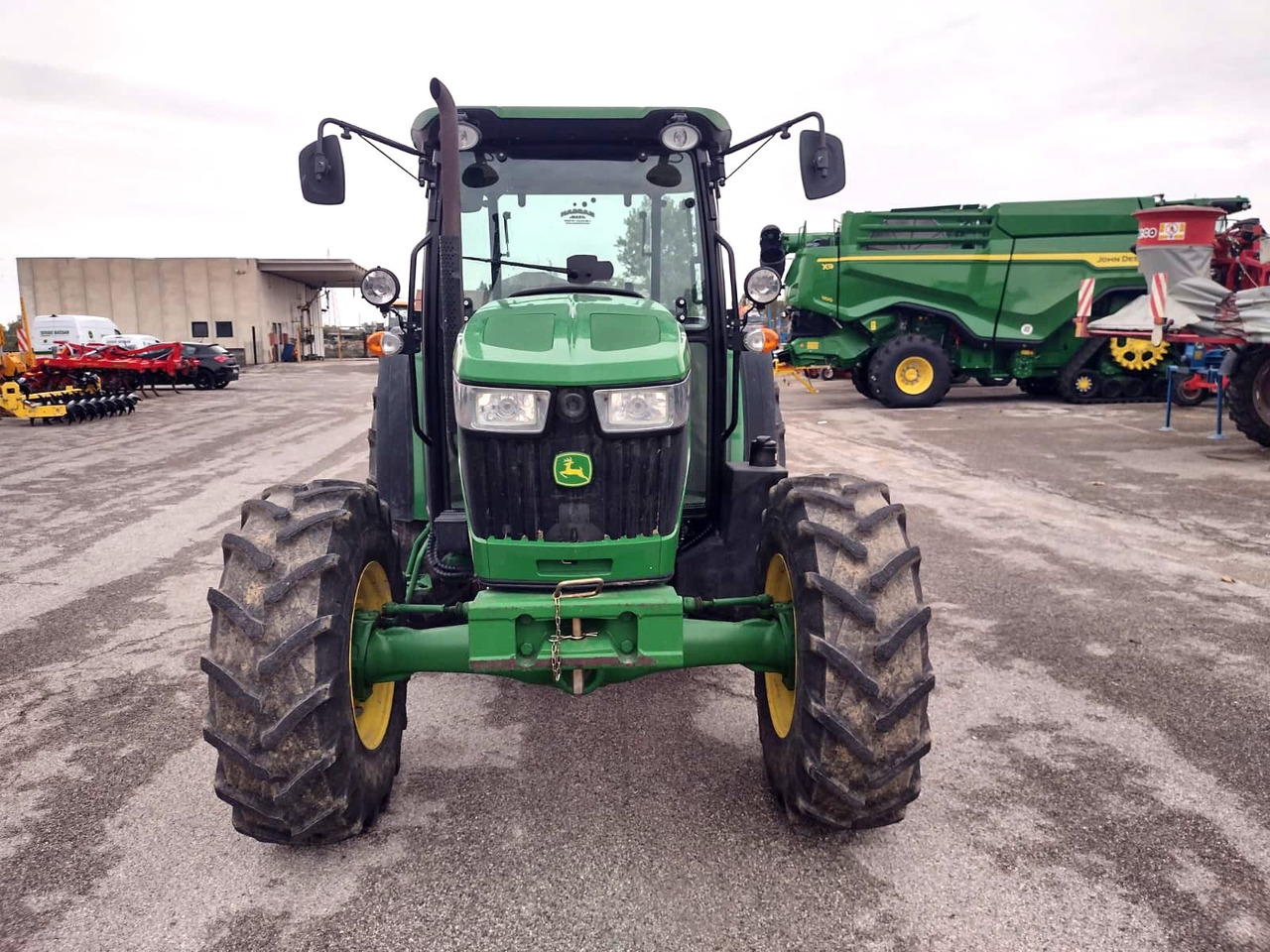 JOHN DEERE 5090 G - Traktor: slika 4 JOHN DEERE 5090 G - Traktor: slika 4