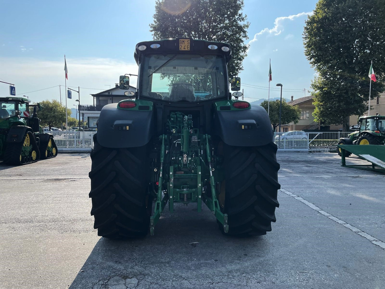 JOHN DEERE 6175 R - Traktor: slika 3 JOHN DEERE 6175 R - Traktor: slika 3