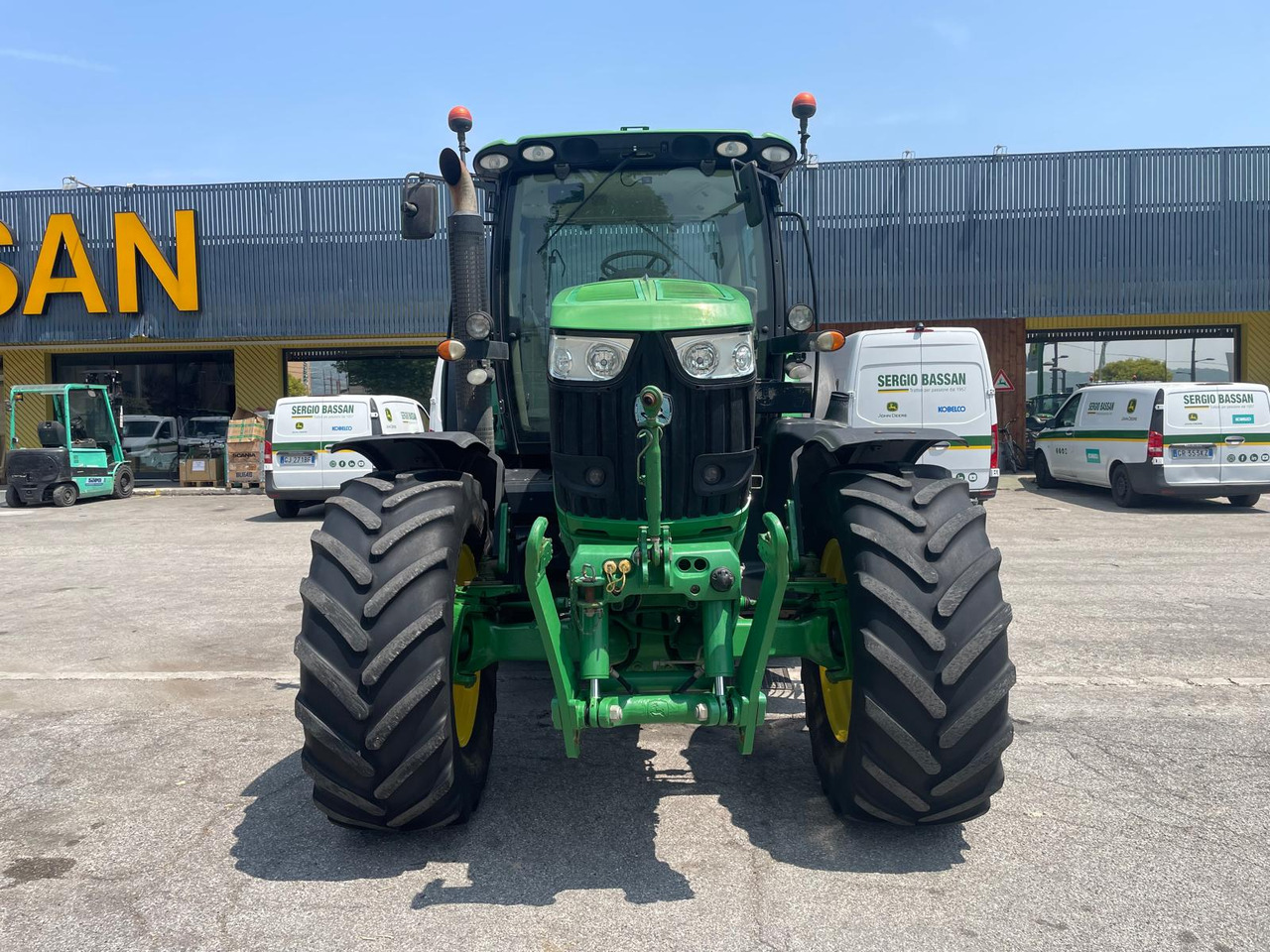 JOHN DEERE 6190 R - Traktor: slika 3 JOHN DEERE 6190 R - Traktor: slika 3