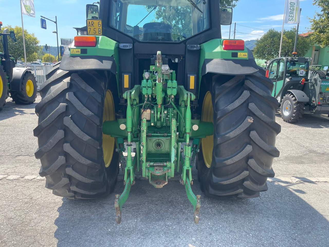 JOHN DEERE 6810 - Traktor: slika 4 JOHN DEERE 6810 - Traktor: slika 4
