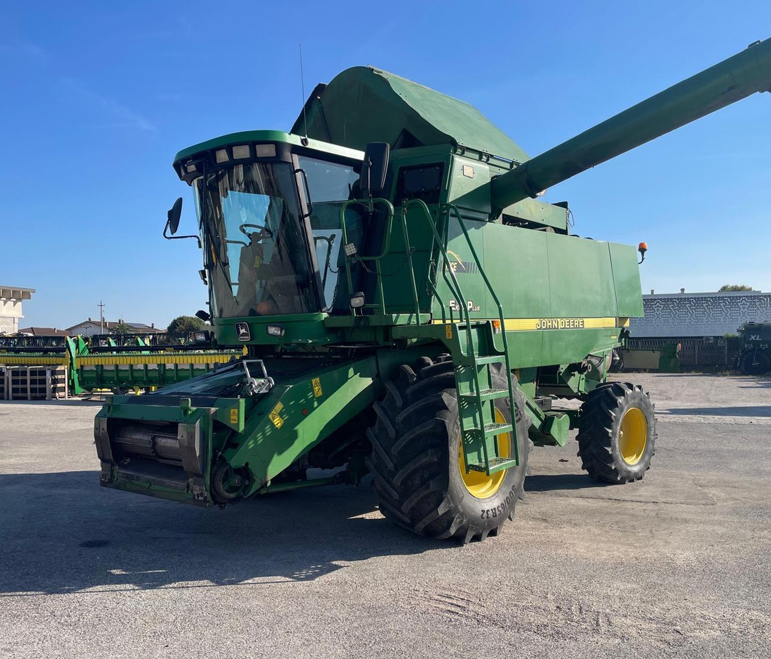 JOHN DEERE MIETITREBBIA CTS - Kombinovani kombajn: slika 2 JOHN DEERE MIETITREBBIA CTS - Kombinovani kombajn: slika 2