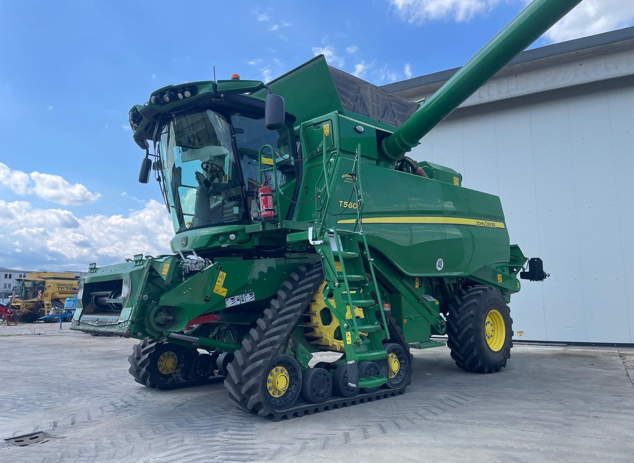 JOHN DEERE MIETITREBBIA T 560 - Kombinovani kombajn: slika 1 JOHN DEERE MIETITREBBIA T 560 - Kombinovani kombajn: slika 1