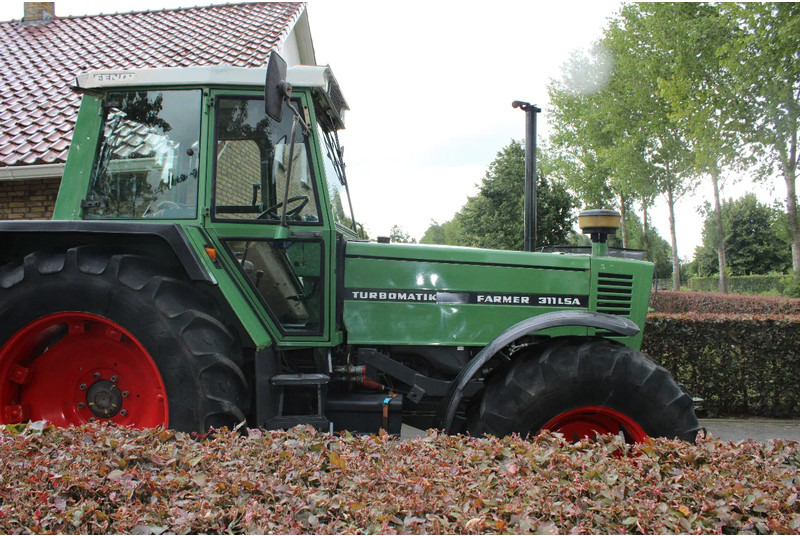 Fendt 311 LSA - Traktor: slika 2 Fendt 311 LSA - Traktor: slika 2