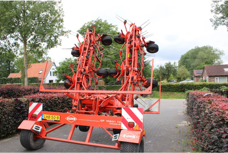 Kuhn GF10601 TO - Prevrtač/ Grabuljač: slika 4 Kuhn GF10601 TO - Prevrtač/ Grabuljač: slika 4