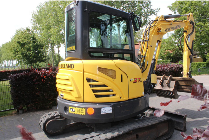 New Holland E37C binnendraaier - Mini kran: slika 4 New Holland E37C binnendraaier - Mini kran: slika 4
