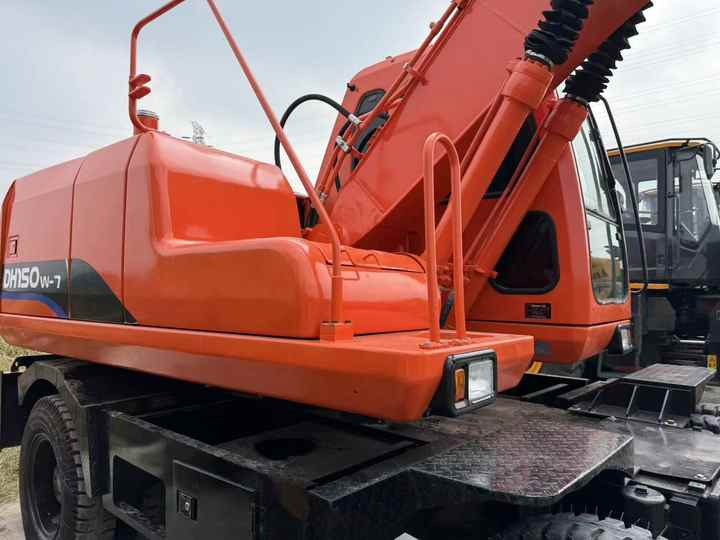 90% Brand New Doosan Brand Dh150w-7 Wheel Excavator in Stock Used Korea Brand Doosan Dh55 Dh60 Dh150 Dh210 Excavator for Sale - Bager točkaš: slika 5 90% Brand New Doosan Brand Dh150w-7 Wheel Excavator in Stock Used Korea Brand Doosan Dh55 Dh60 Dh150 Dh210 Excavator for Sale - Bager točkaš: slika 5