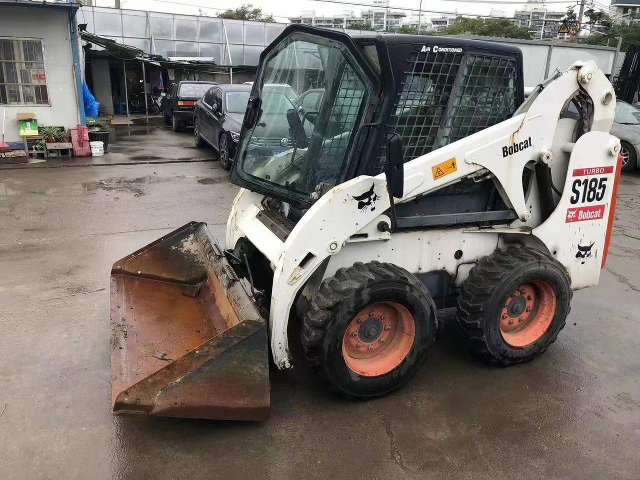 BOBCAT S185 - Mini utovarivač: slika 2 BOBCAT S185 - Mini utovarivač: slika 2