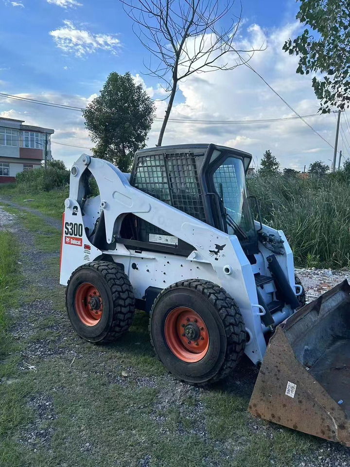 BOBCAT s300 - Mini utovarivač: slika 4 BOBCAT s300 - Mini utovarivač: slika 4