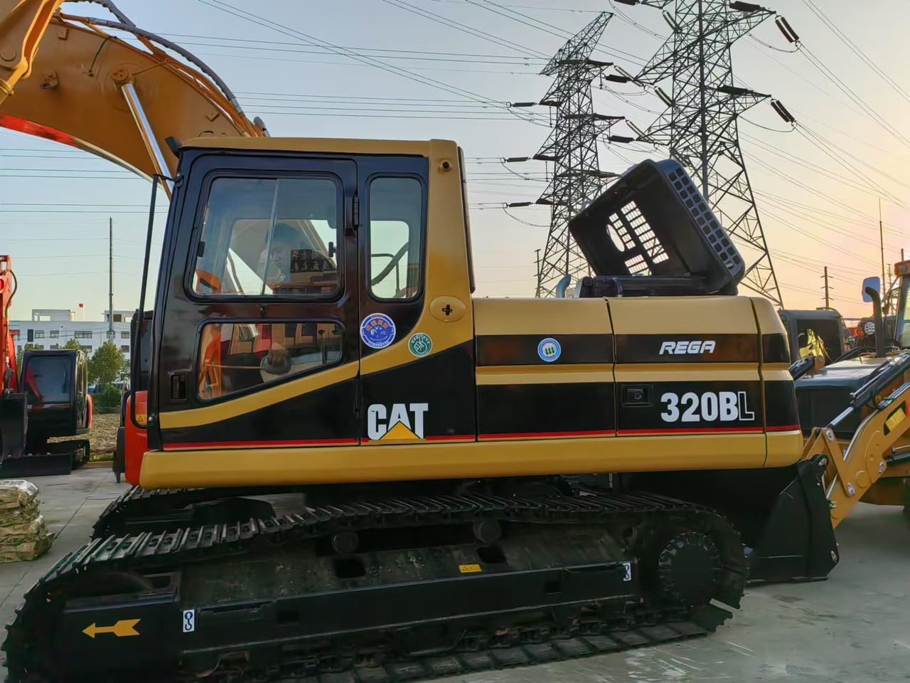 CATERPILLAR 320b - Bager guseničar: slika 3 CATERPILLAR 320b - Bager guseničar: slika 3
