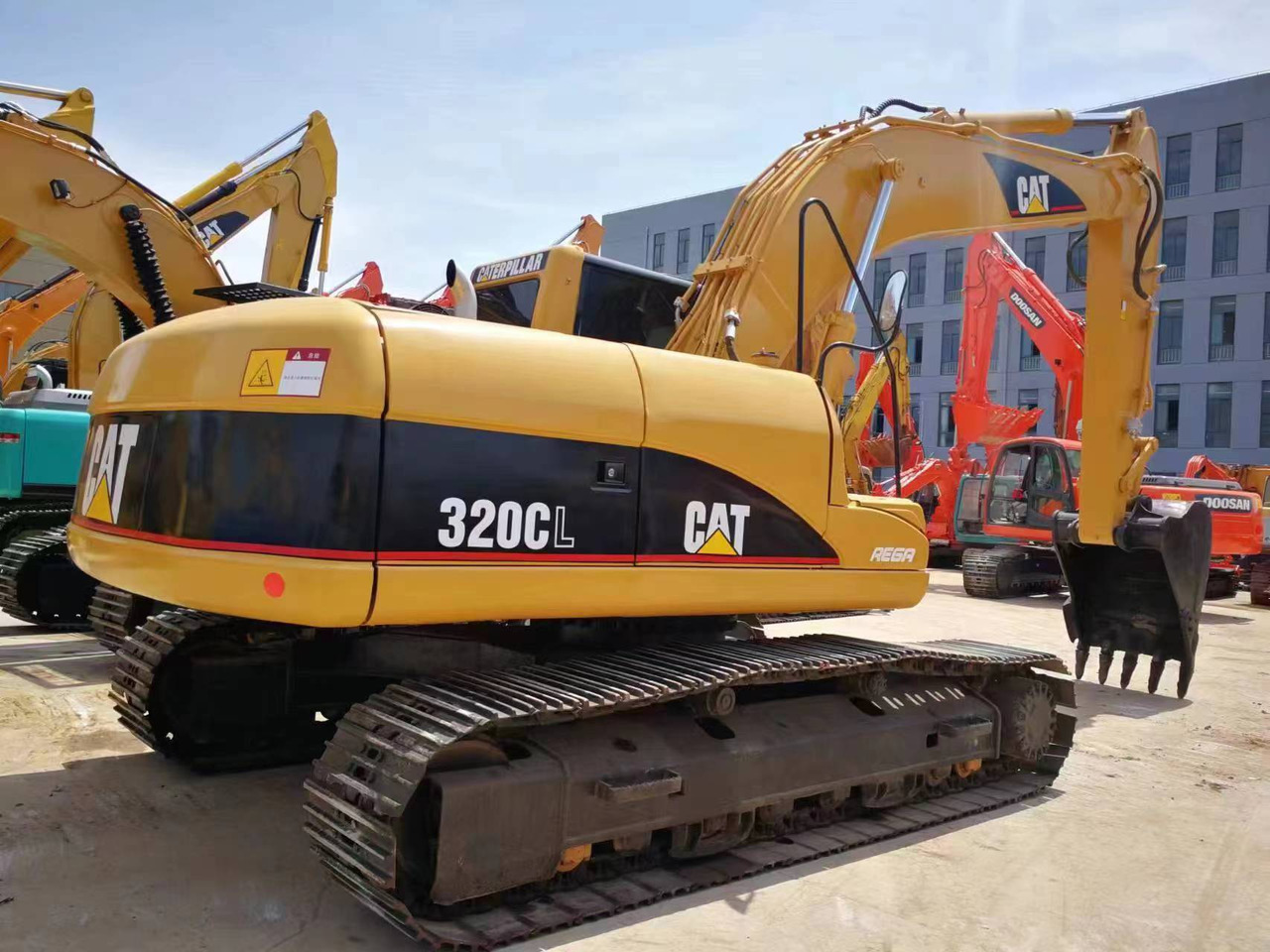 CATERPILLAR 320c - Bager guseničar: slika 2 CATERPILLAR 320c - Bager guseničar: slika 2