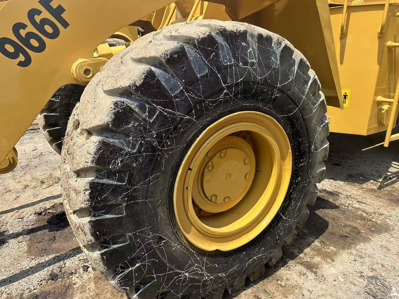 Utovarivač točkaš CATERPILLAR 966f [ Copy ] [ Copy ] [ Copy ] [ Copy ] [ Copy ] [ Copy ] [ Copy ]: slika 12