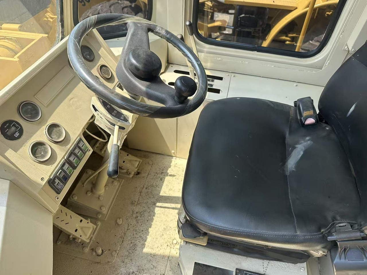 Utovarivač točkaš CATERPILLAR 966f: slika 7